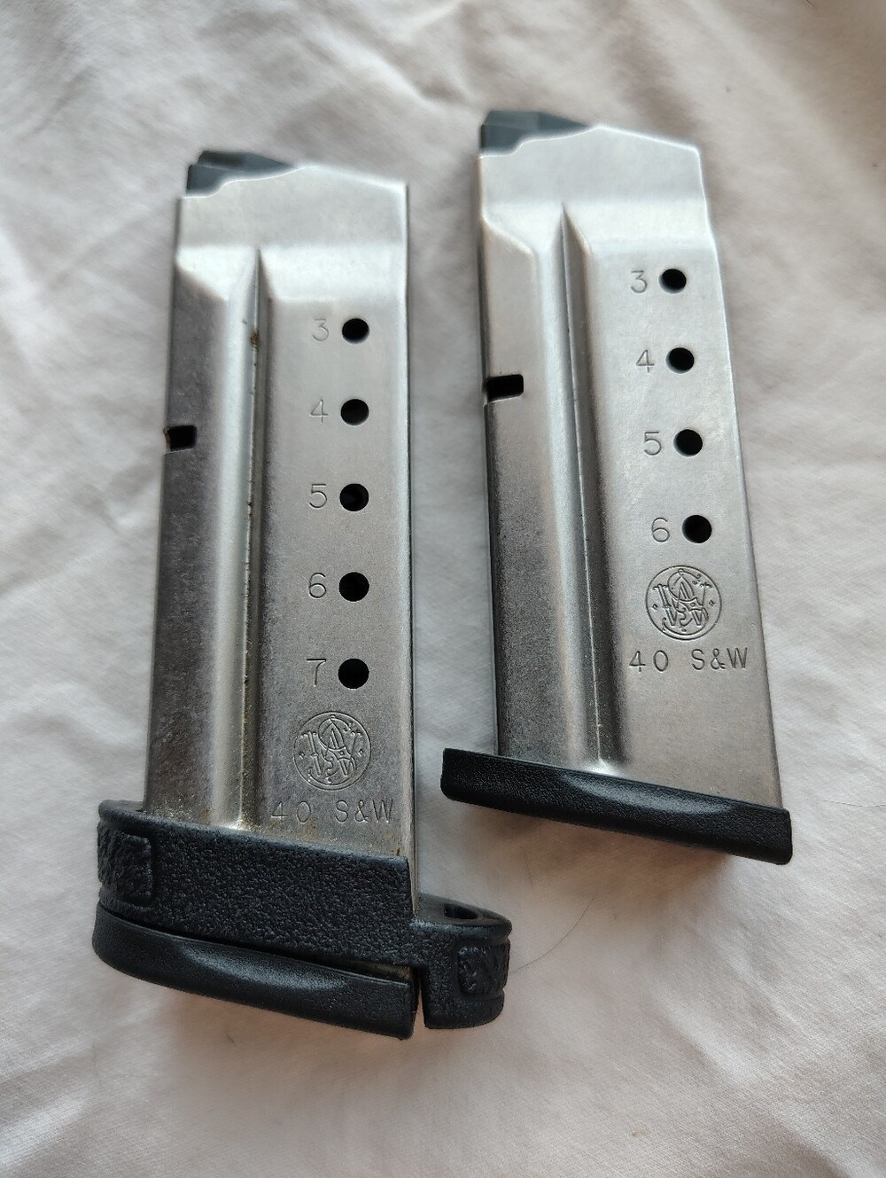 Smith & Wesson .40 S&W M&P Shield 2.0 Magazine Cartridge  ( 1 Six Rd / 1 7 Rd)
